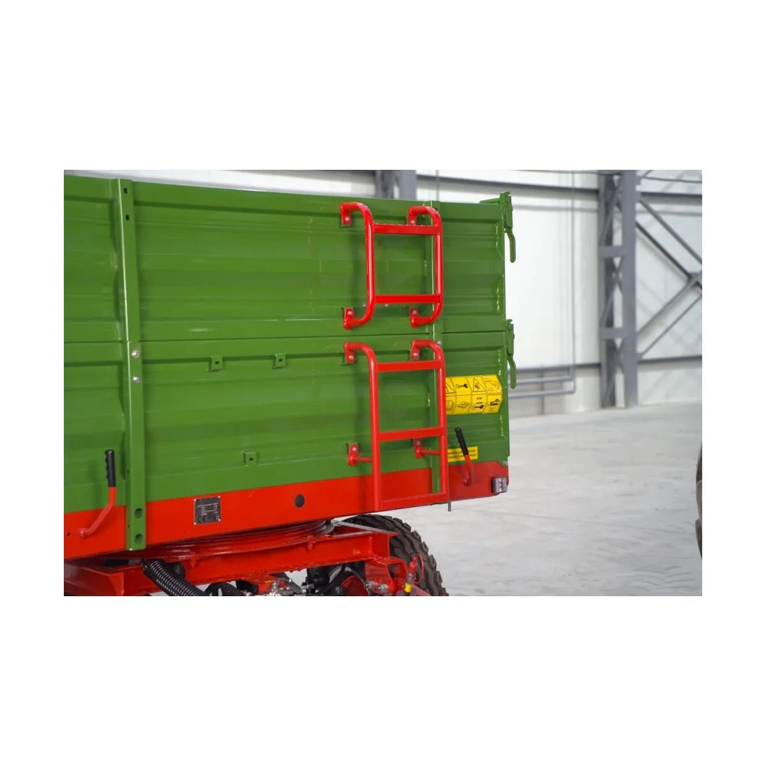 Rimorchio agricolo 2 assi 6T con cassone ribaltabile