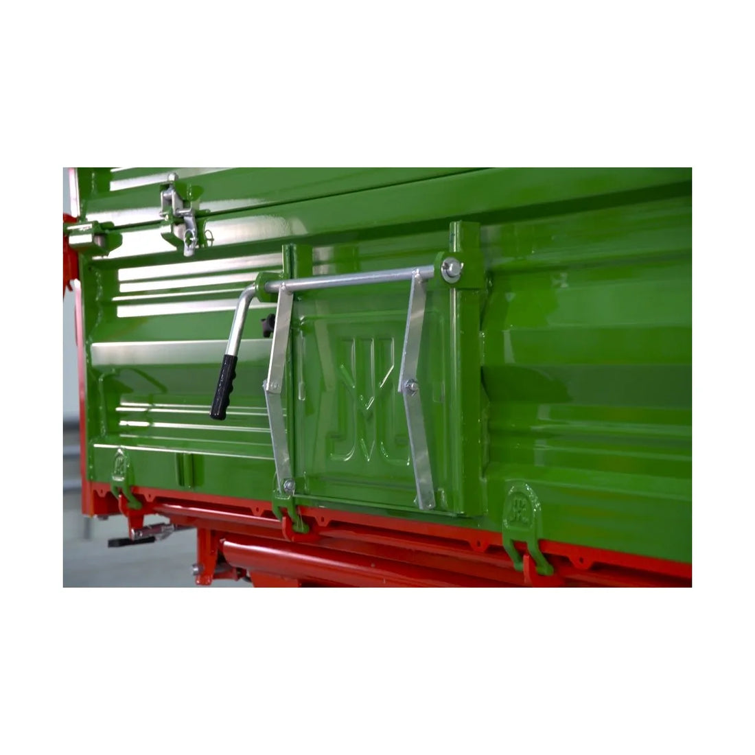 Rimorchio agricolo 2 assi 6T con cassone ribaltabile