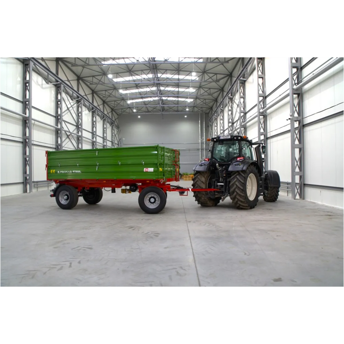 Rimorchio agricolo a due assi da 12 T con cassone ribaltabile