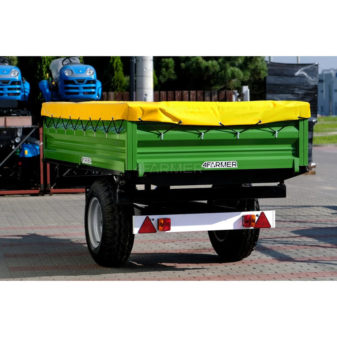Rimorchio agricolo a un asse 2,5T con cassone ribaltabile + telo