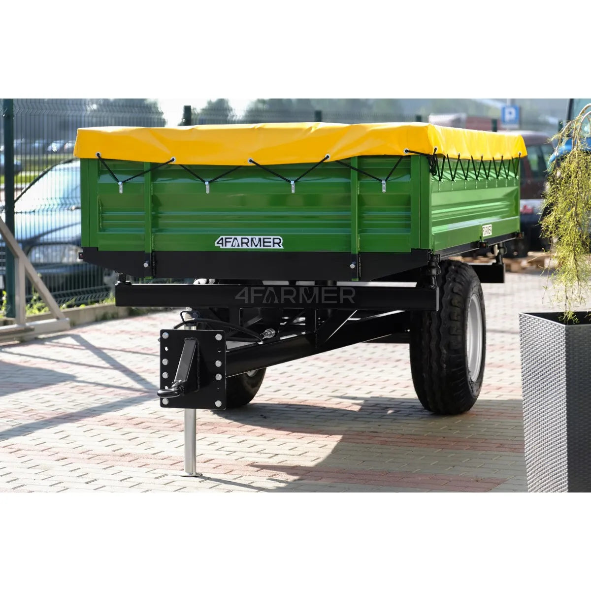 Rimorchio agricolo a un asse 2,5T con cassone ribaltabile + telo