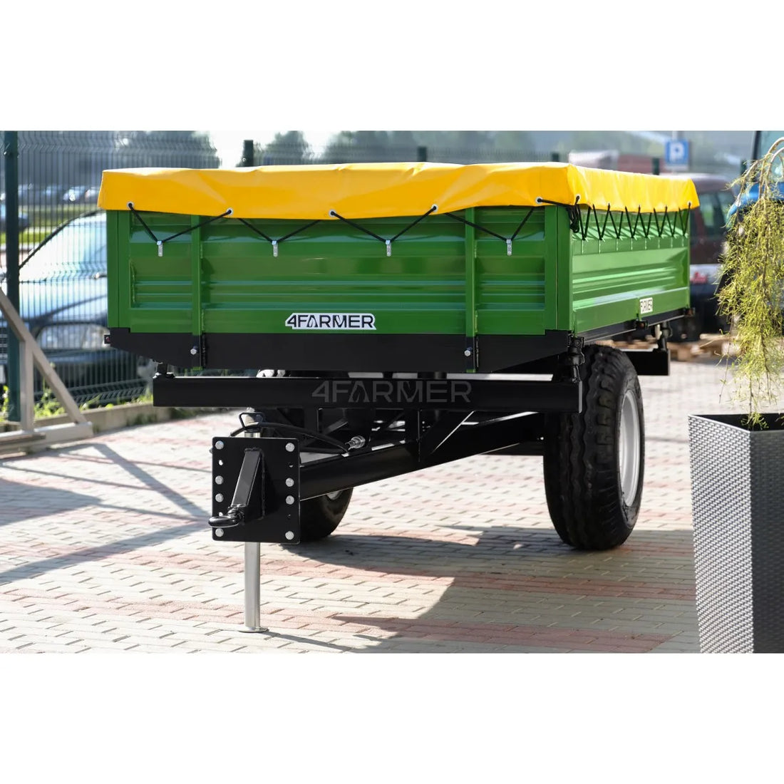 Rimorchio agricolo a un asse 2,5T con cassone ribaltabile + telo