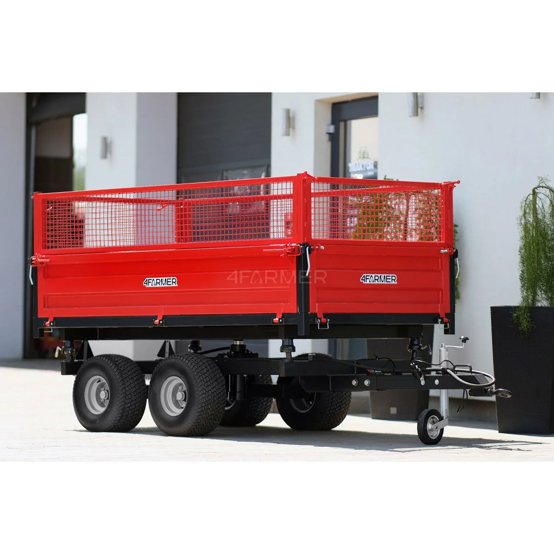 Rimorchio agricolo a 2 assi da 2,5 t con ribaltamento e sovrasponde in rete