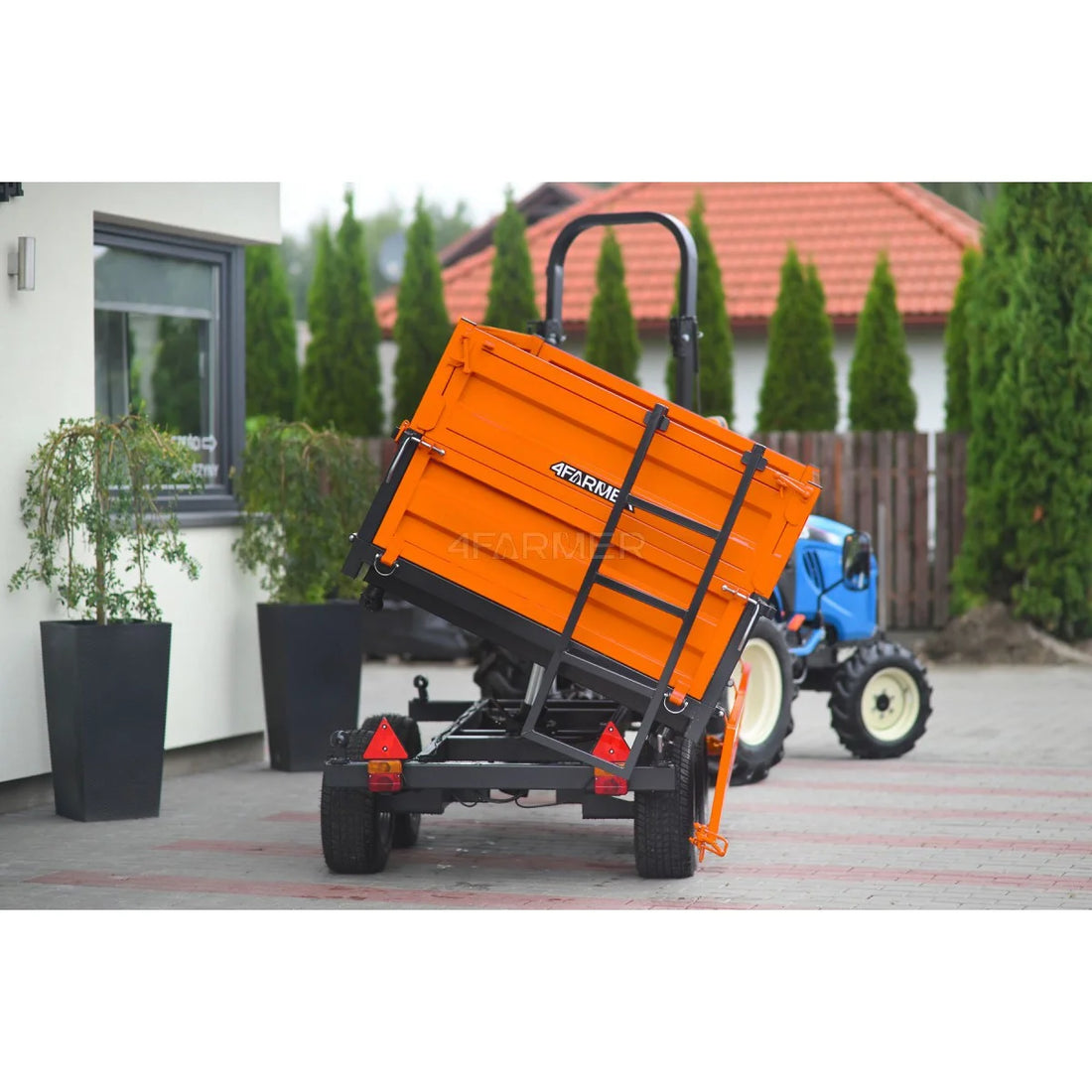 Rimorchio agricolo 2 assi 2,5 T con cassone ribaltabile e prolunghe