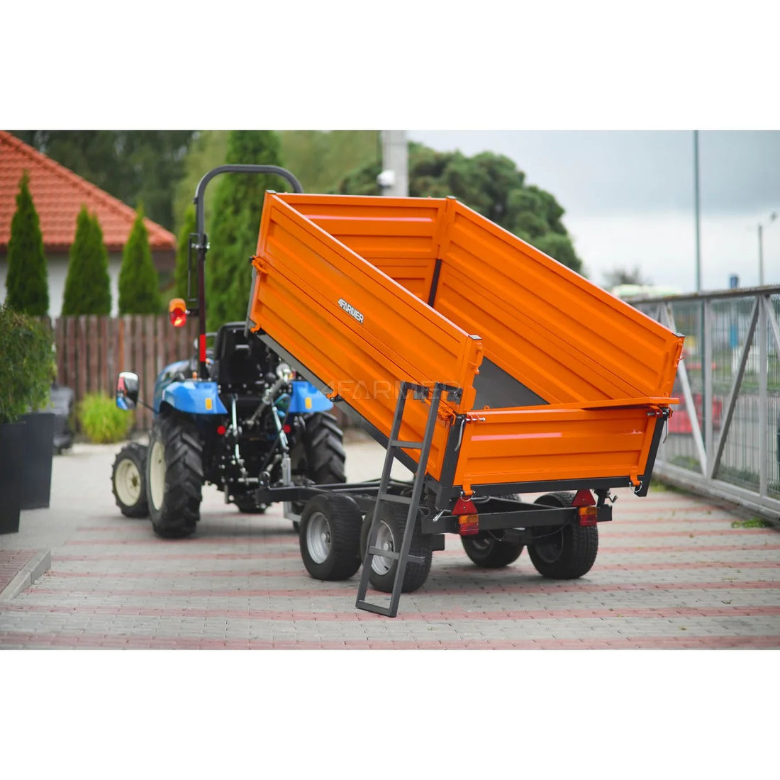 Rimorchio agricolo 2 assi 2,5 T con cassone ribaltabile e prolunghe