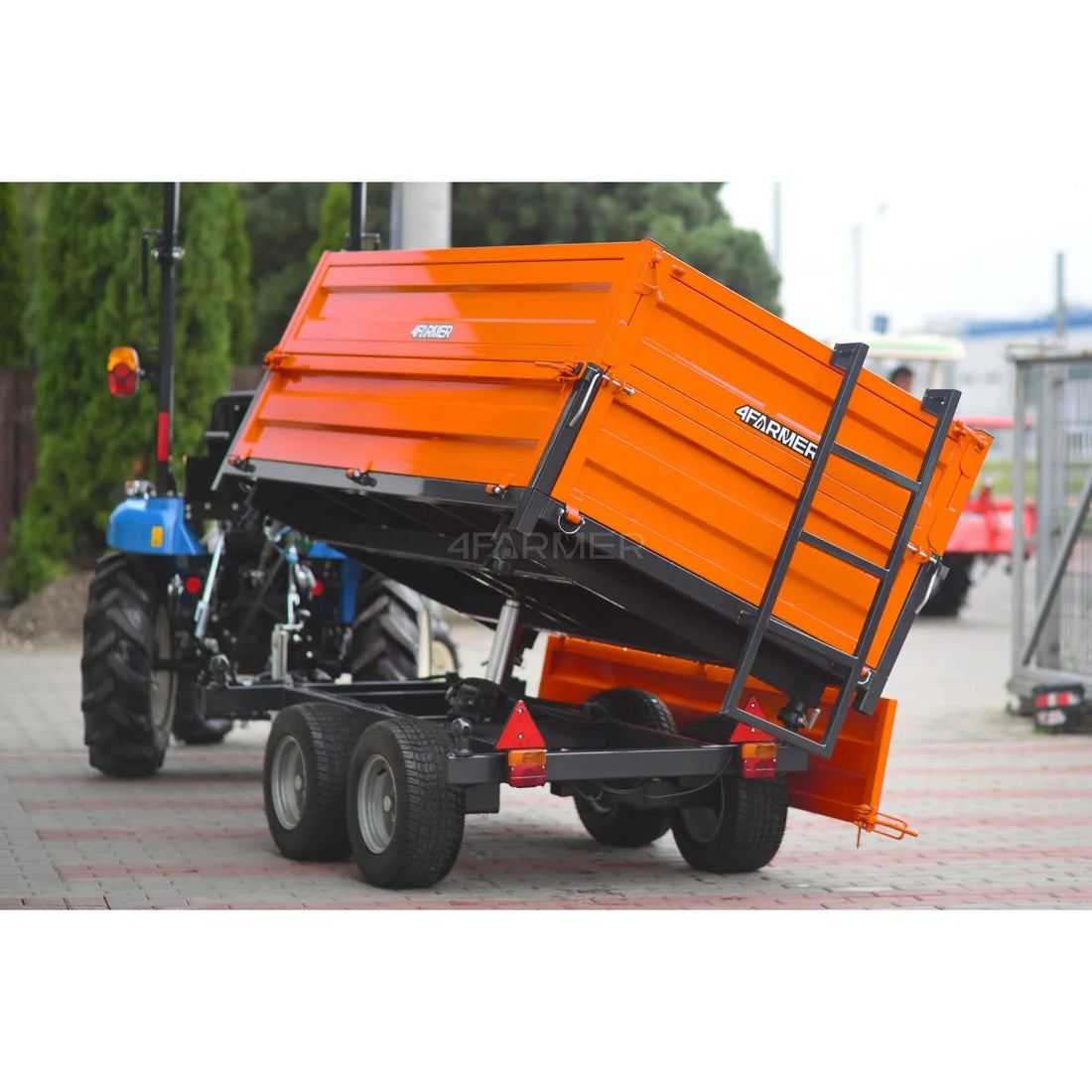 Rimorchio agricolo 2 assi 2,5 T con cassone ribaltabile e prolunghe