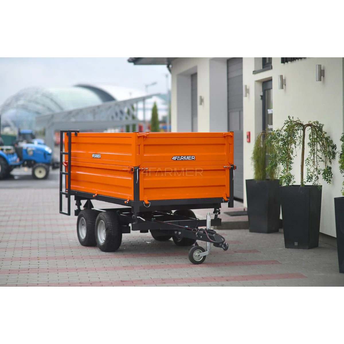 Rimorchio agricolo 2 assi 2,5 T con cassone ribaltabile e prolunghe