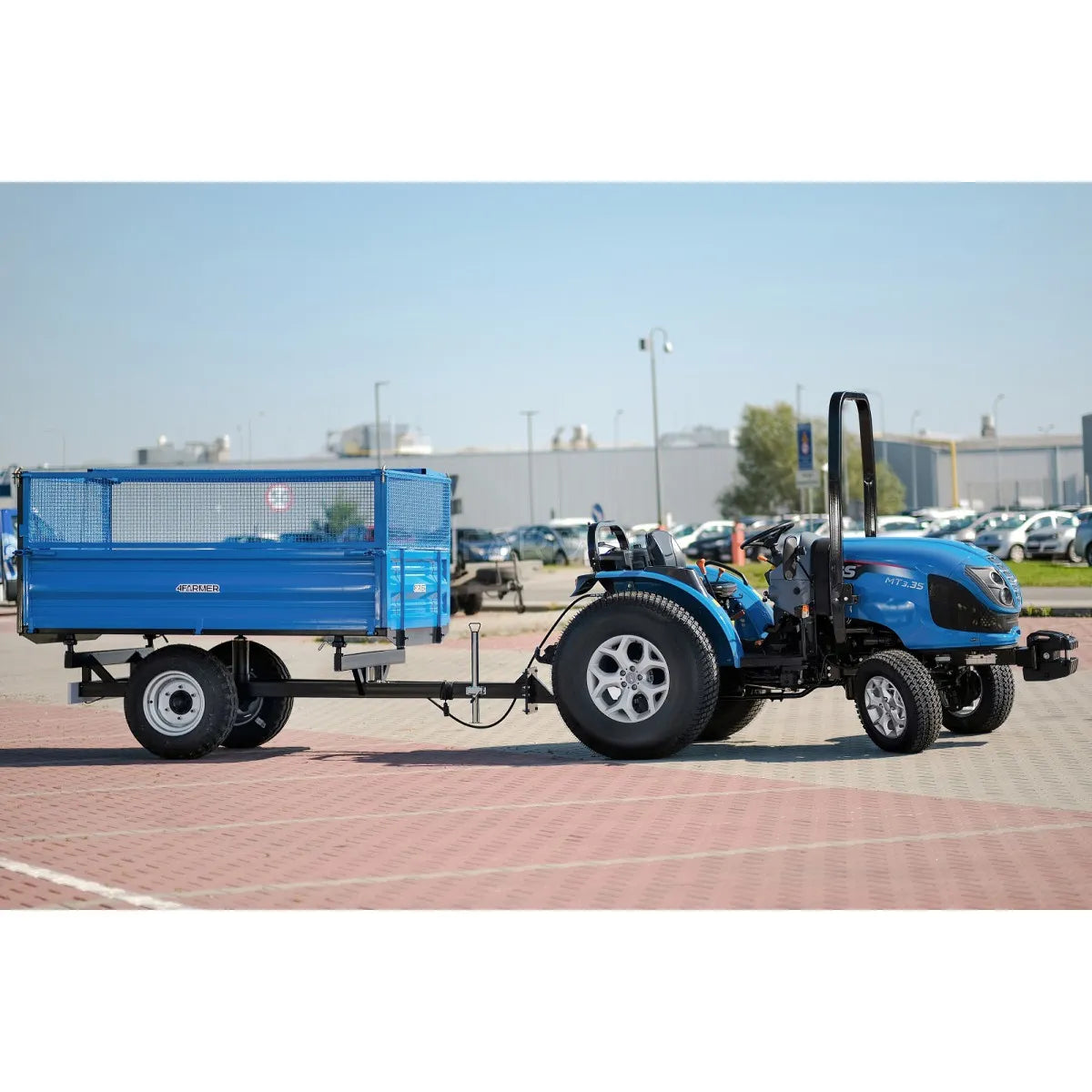 Rimorchio agricolo a 1 asse da 2,5 T con cassone ribaltabile e griglie