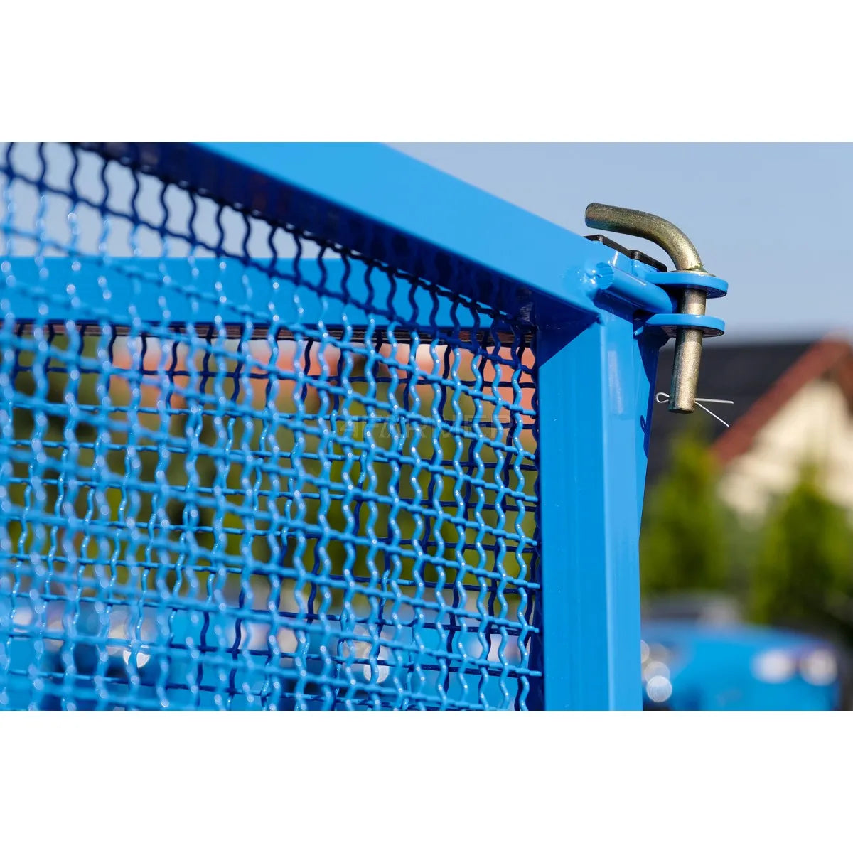 Rimorchio agricolo a 1 asse da 2,5 T con cassone ribaltabile e griglie