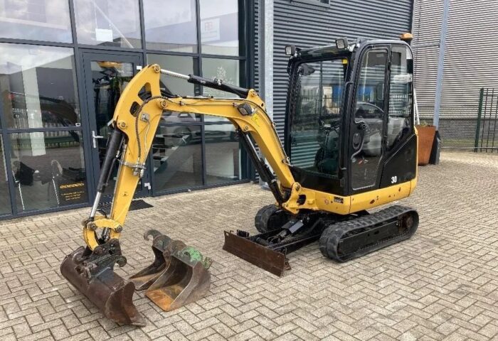 Caterpillar 301.7 D – 2016